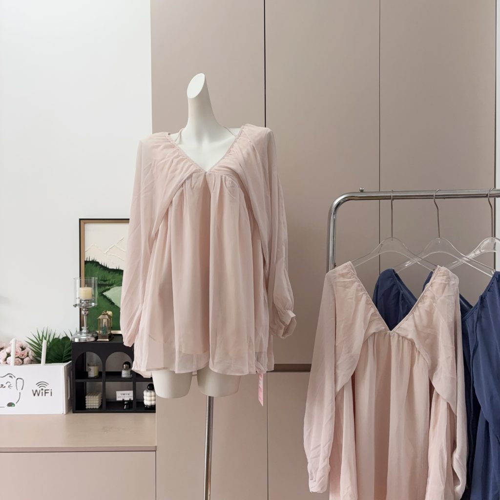 French Light Luxury Blue Ruched V-Neck Long Sleeve Shirt Women 2026 Summer Elegant Chiffon Top