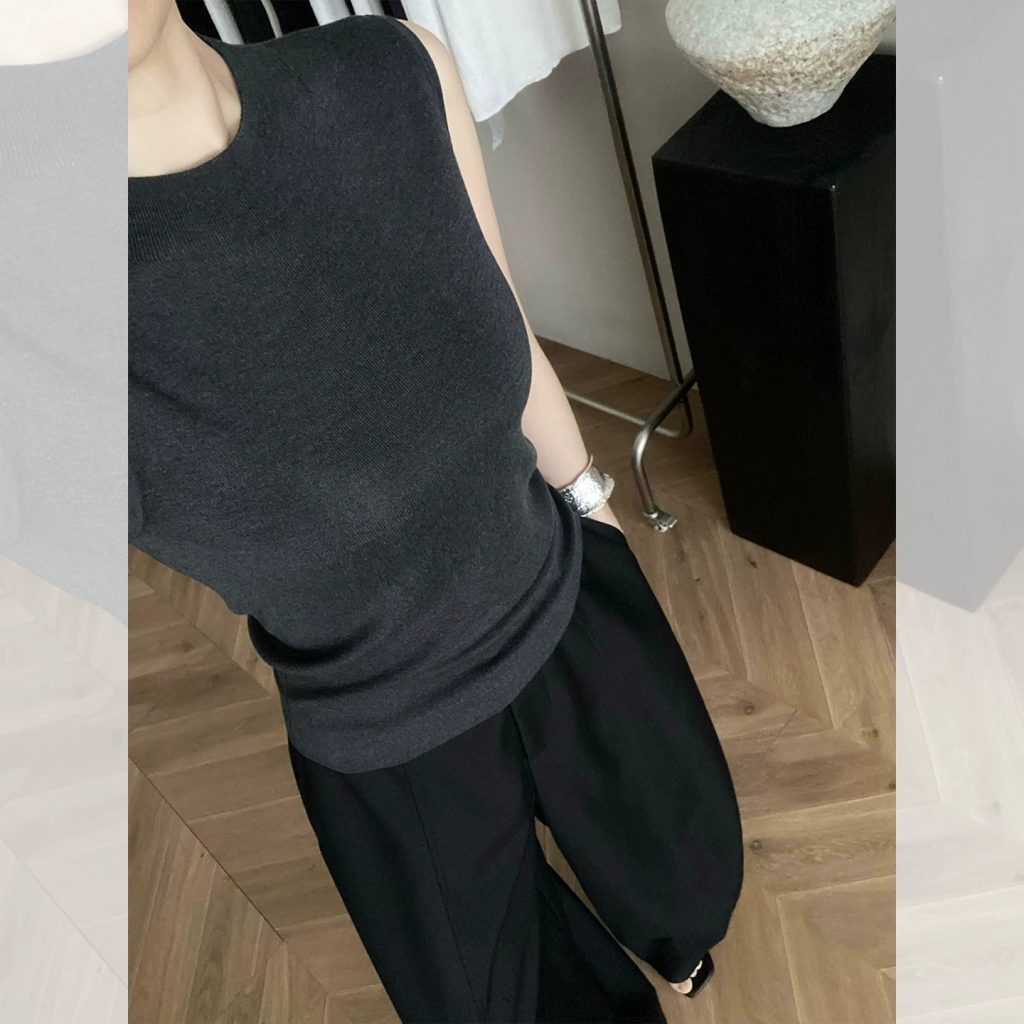 Women's Black Crew Neck Slim Sleeveless Knit Vest Top 2026 Summer