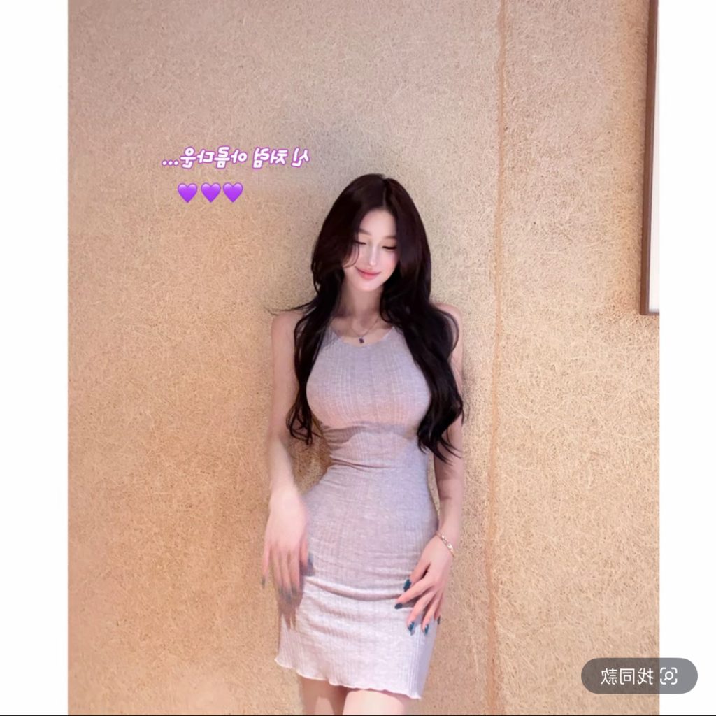 Minimalist Slimming Sleeveless Dress with Sweet Japanese Style